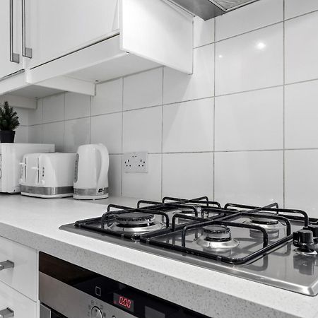 Luxury 4-Bedroom Modern Flat In Central London Steps From Station, Sleeps 9 In Style! Kültér fotó