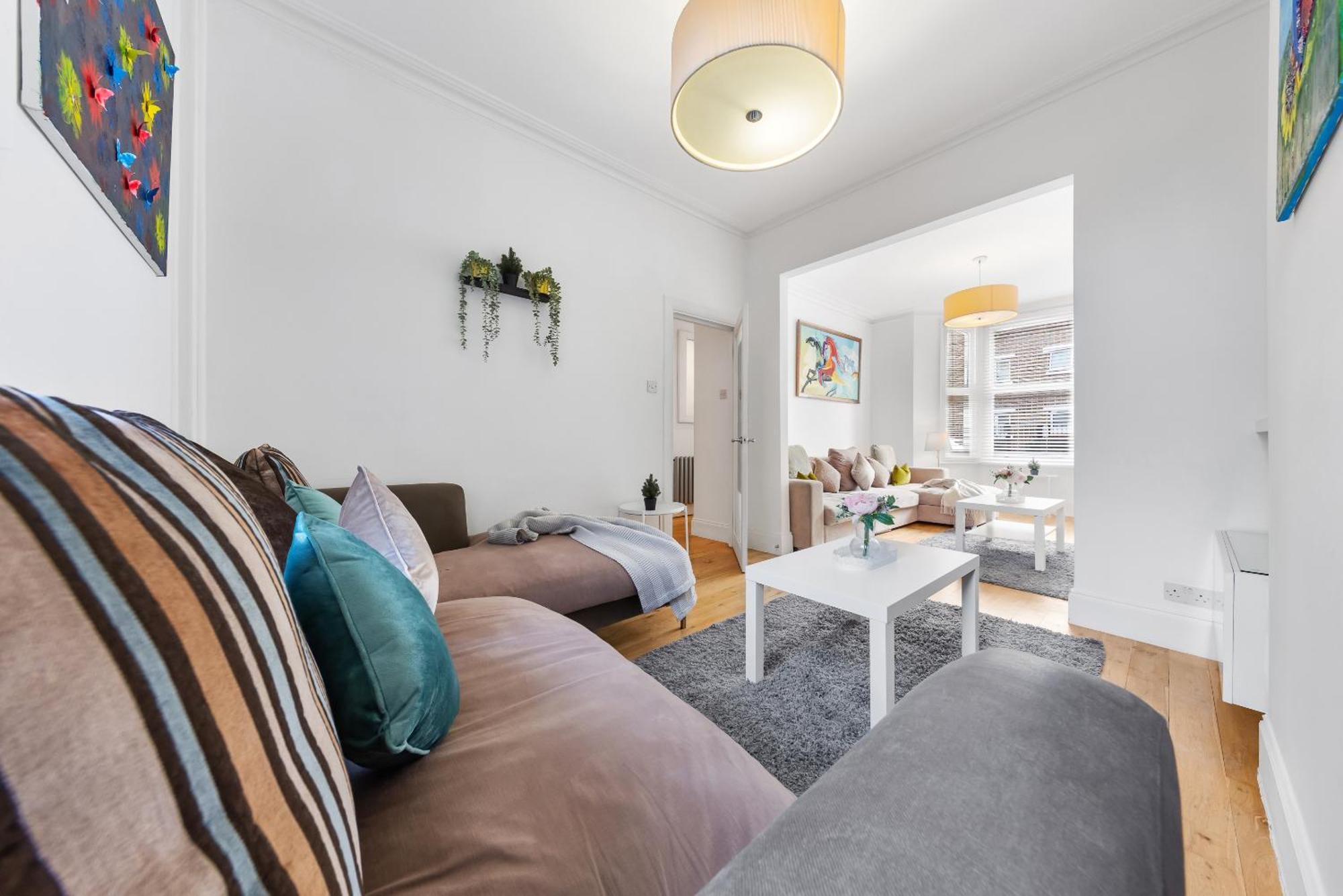 Luxury 4-Bedroom Modern Flat In Central London Steps From Station, Sleeps 9 In Style! Kültér fotó