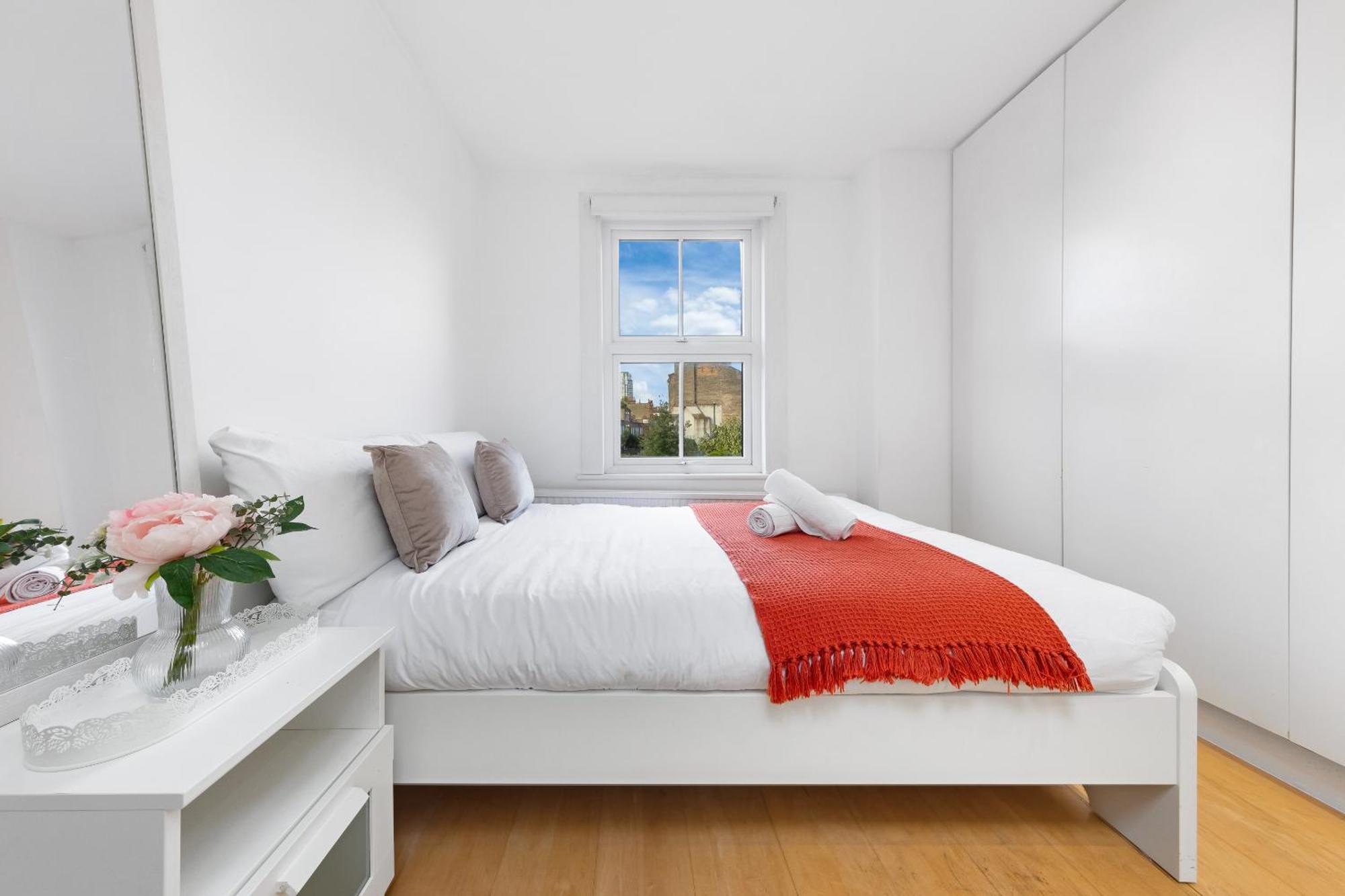 Luxury 4-Bedroom Modern Flat In Central London Steps From Station, Sleeps 9 In Style! Kültér fotó