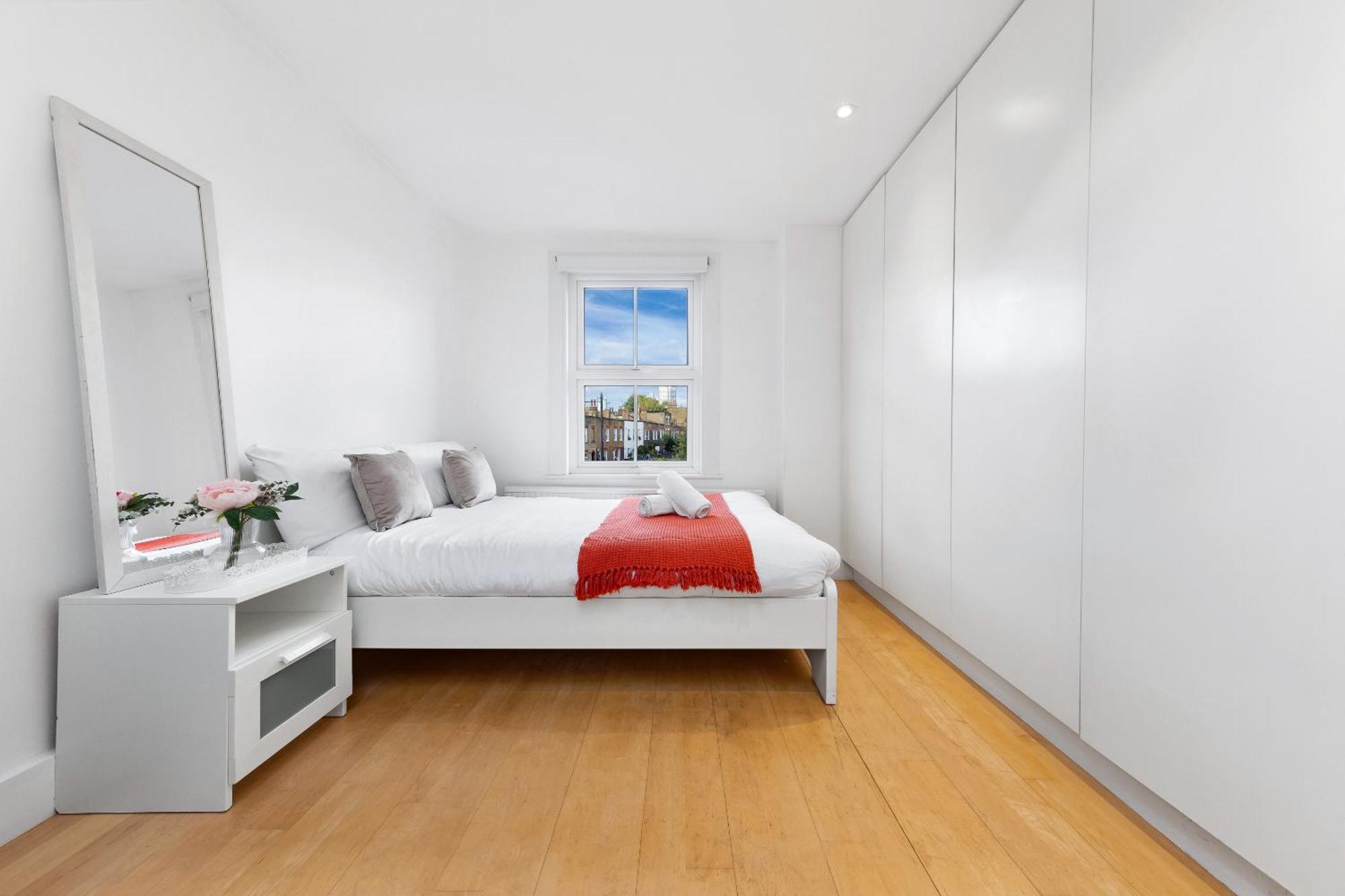 Luxury 4-Bedroom Modern Flat In Central London Steps From Station, Sleeps 9 In Style! Kültér fotó