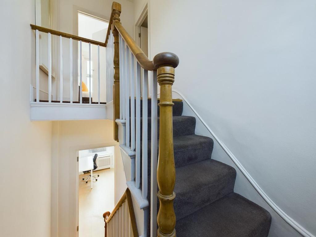 Luxury 4-Bedroom Modern Flat In Central London Steps From Station, Sleeps 9 In Style! Szoba fotó