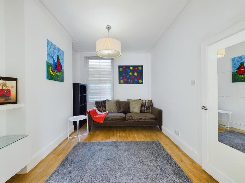 Luxury 4-Bedroom Modern Flat In Central London Steps From Station, Sleeps 9 In Style! Szoba fotó