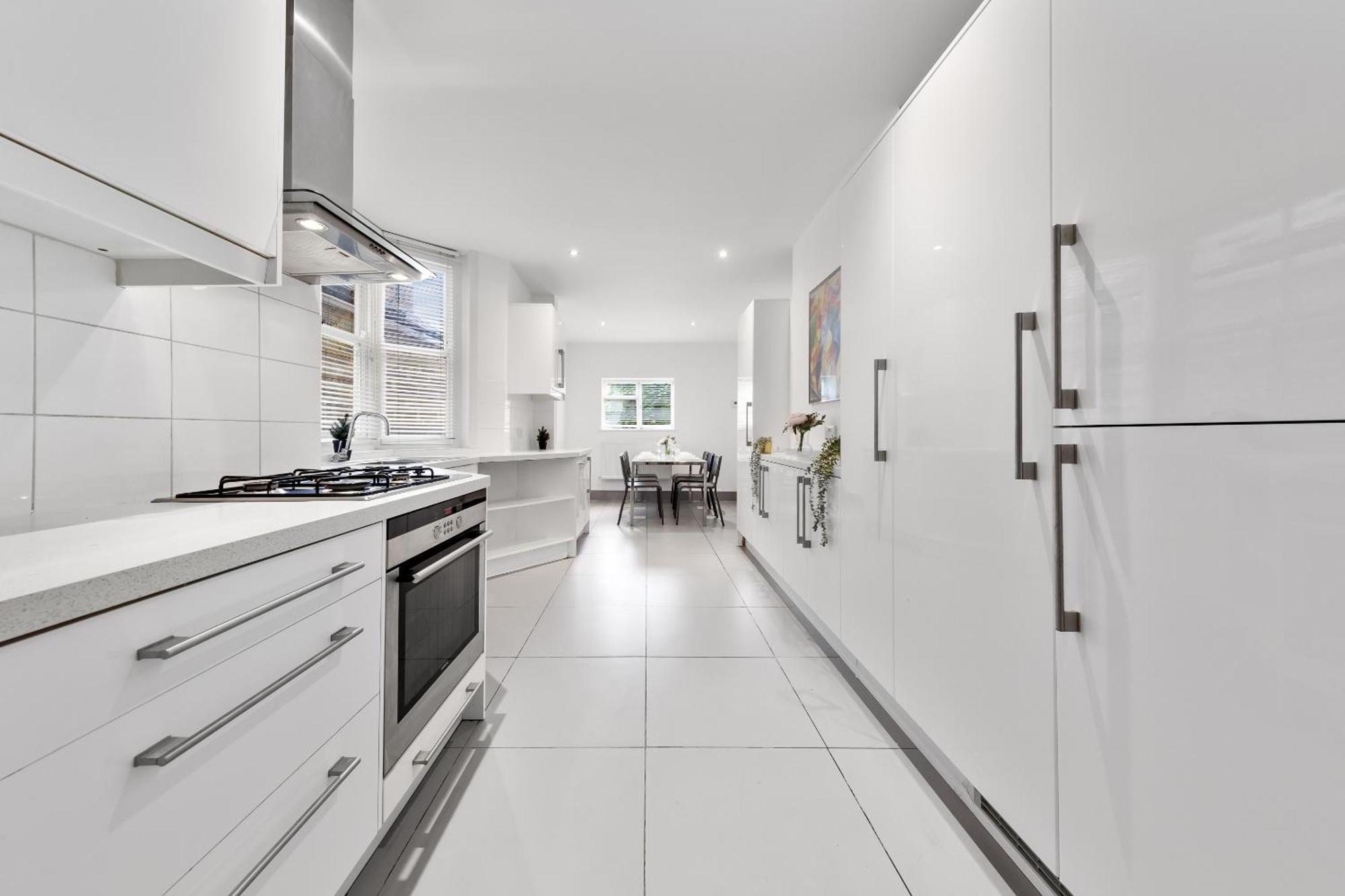 Luxury 4-Bedroom Modern Flat In Central London Steps From Station, Sleeps 9 In Style! Kültér fotó