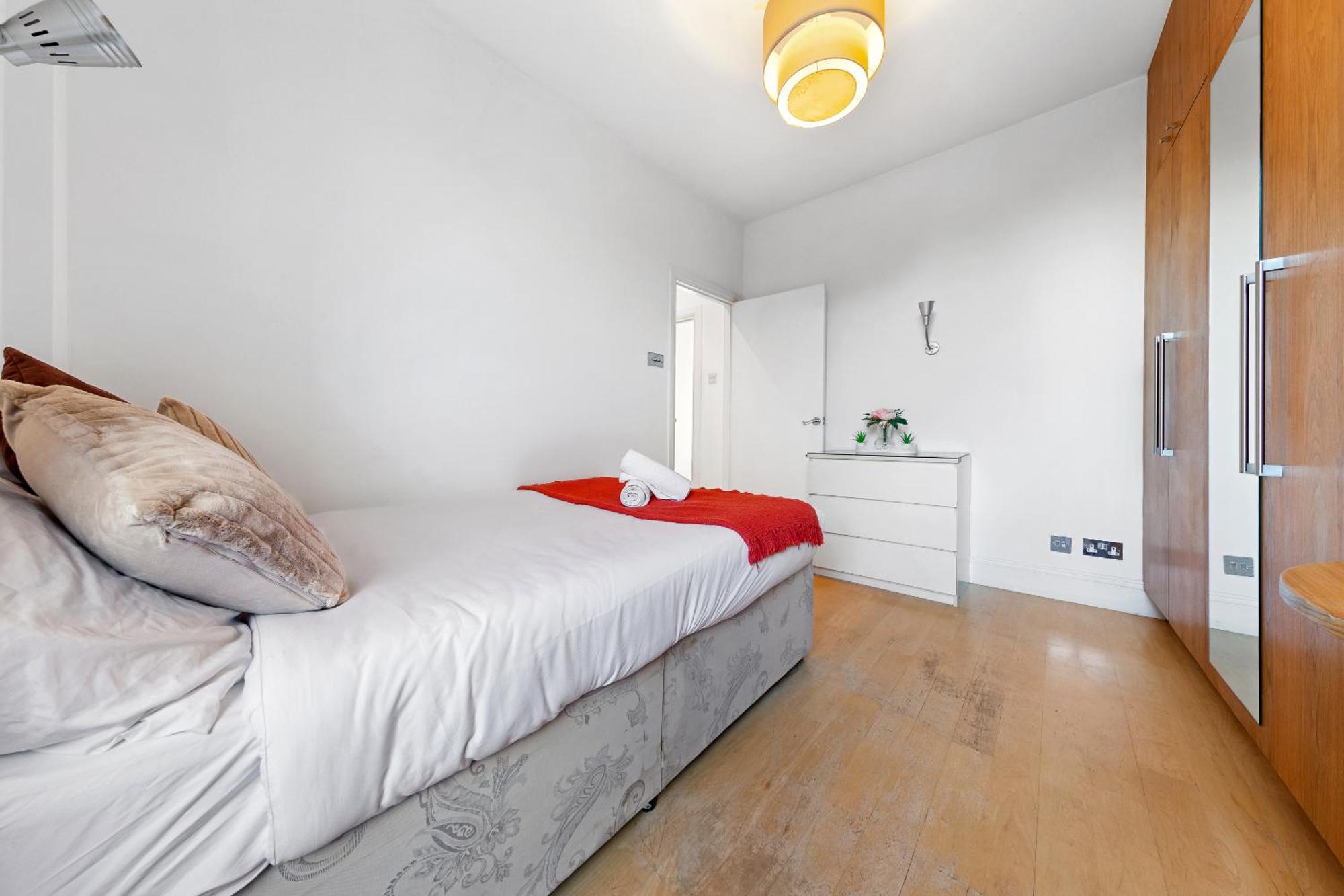 Luxury 4-Bedroom Modern Flat In Central London Steps From Station, Sleeps 9 In Style! Kültér fotó