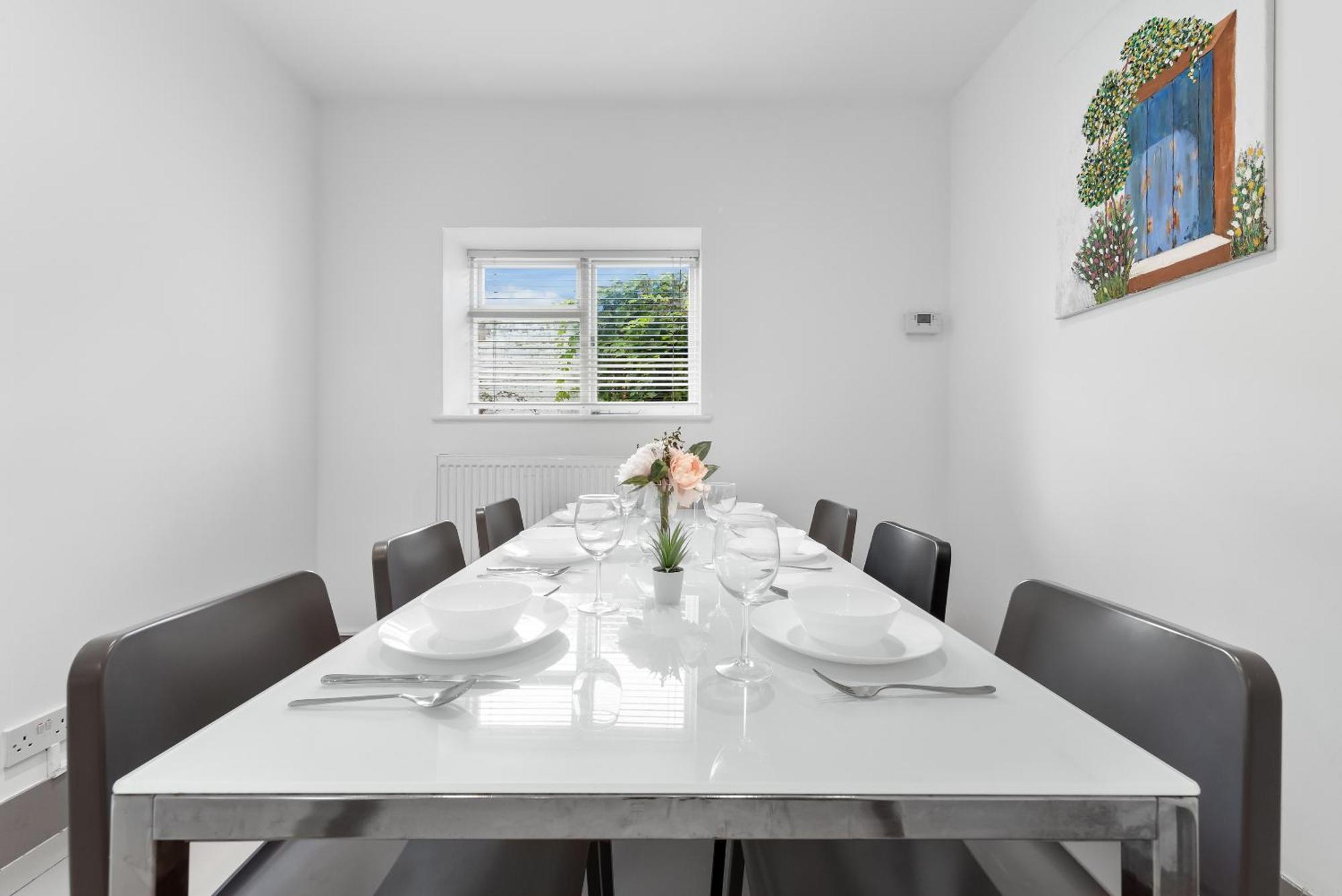 Luxury 4-Bedroom Modern Flat In Central London Steps From Station, Sleeps 9 In Style! Kültér fotó