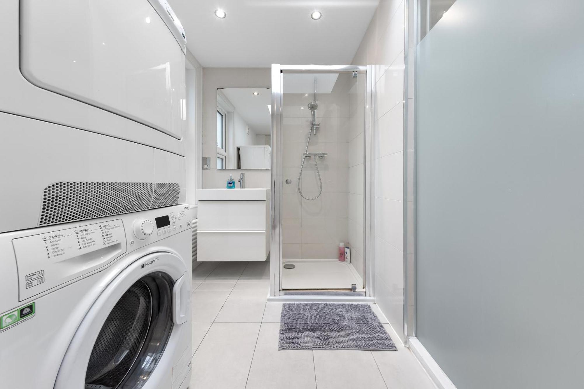 Luxury 4-Bedroom Modern Flat In Central London Steps From Station, Sleeps 9 In Style! Kültér fotó